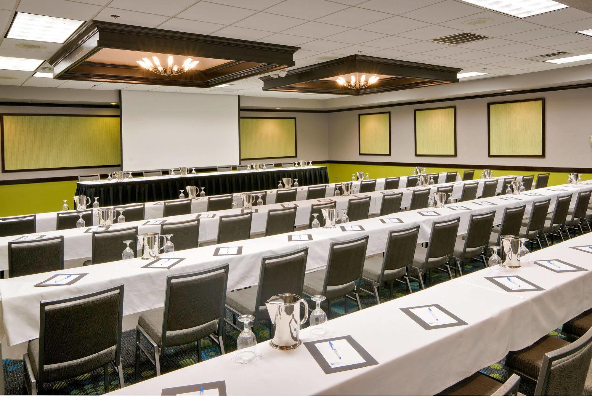 Wyndham Garden Oklahoma City Resort & Conference Hotel Near Airport, Fairgrounds Paycom & I40 Luaran gambar