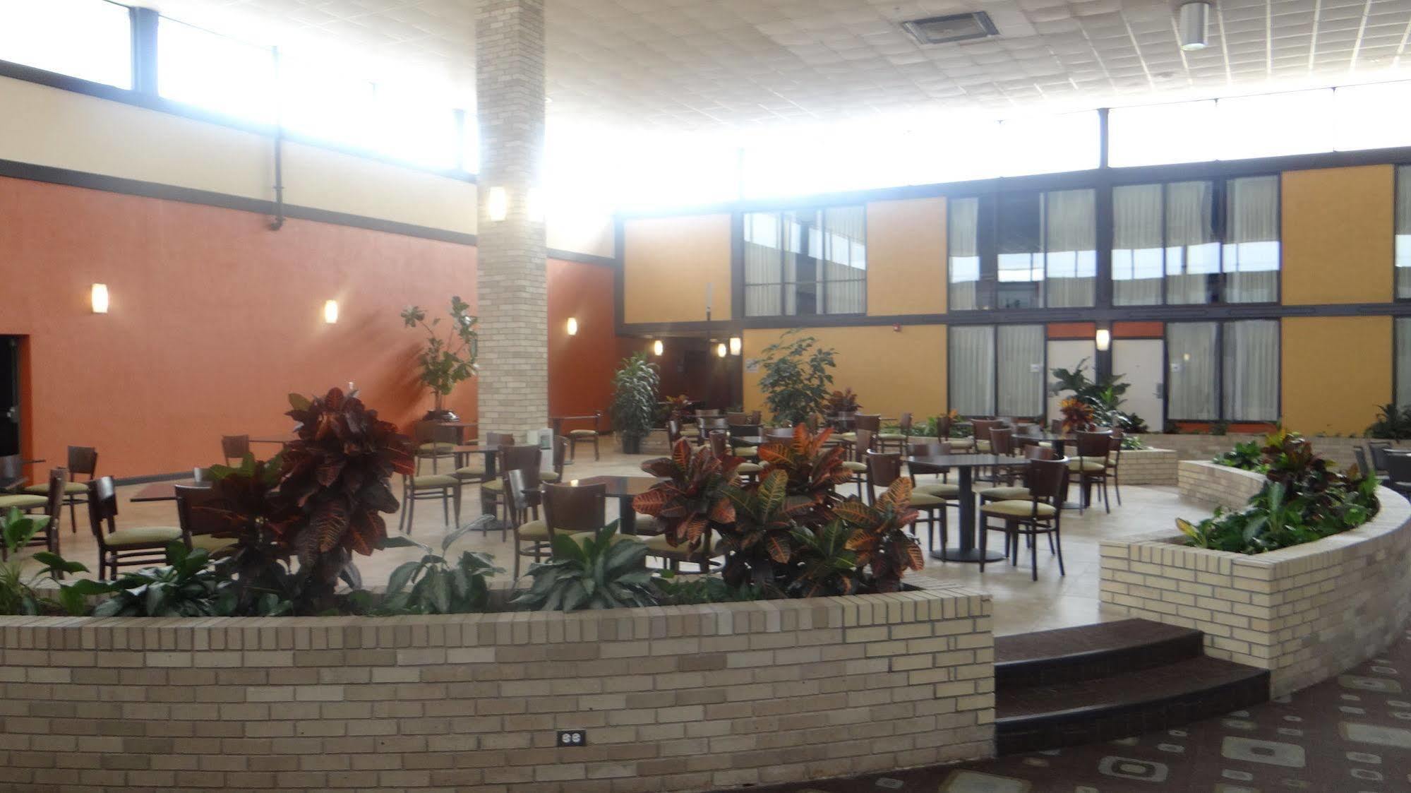 Wyndham Garden Oklahoma City Resort & Conference Hotel Near Airport, Fairgrounds Paycom & I40 Luaran gambar